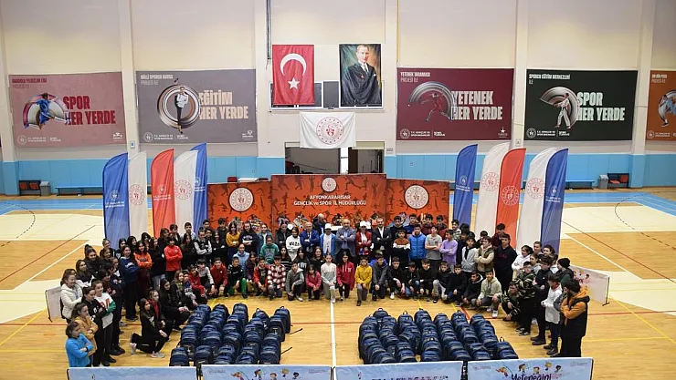 Sporda başarılı 123 öğrenciye Bakanlık’tan hediye