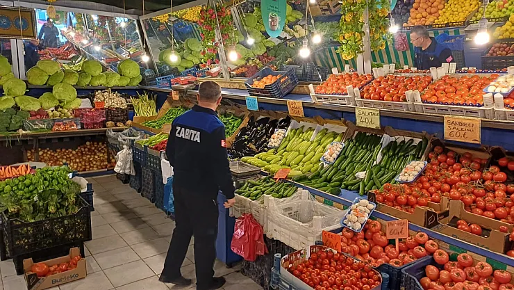 Şuhut Belediyesi'nden Manavlara Sıkı Denetim
