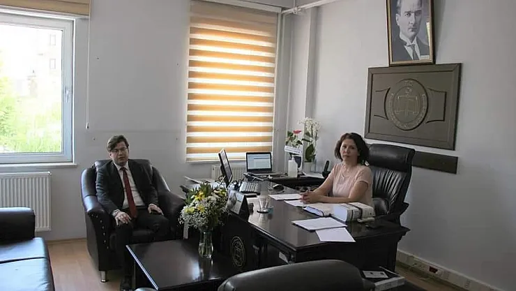 Şuhut ilçesine atanan iki yeni hakim göreve başladı