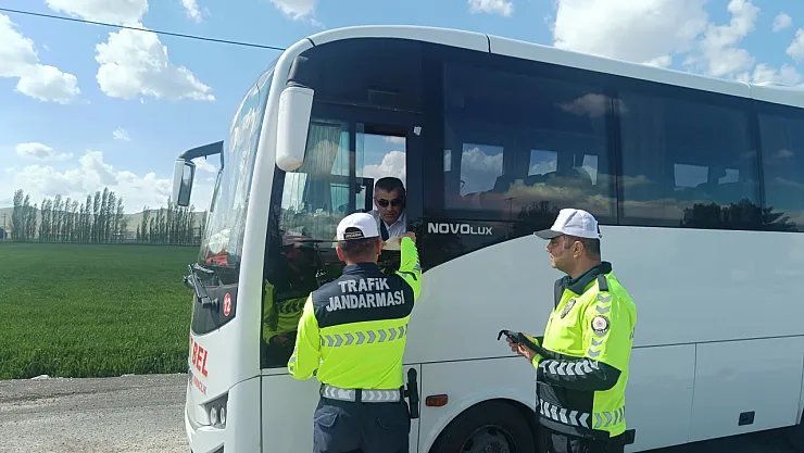 Şuhut'ta 'Bir Kural Bir Ömür' Sloganıyla 'Trafik Haftası' Etkinlikleri Yapıldı