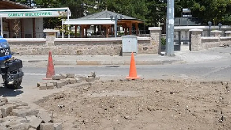 Şuhut'ta alt yapı çalışmaları sürüyor