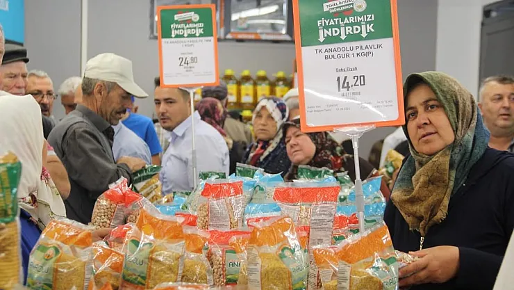 Şuhut’ta Tarım Kredi Kooperatif Marketi açıldı