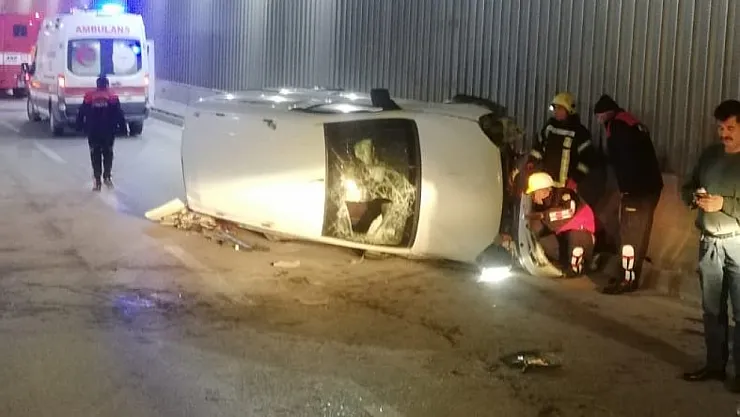 Şükrü Çelikalay Alt Geçidi'nde Kaza! Gençler Hastanelik Oldu