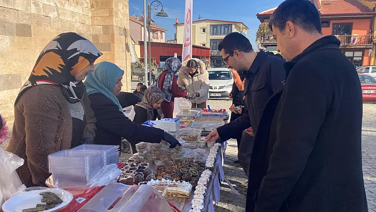 Sultandağı'nda Gazze Yararına Hayır Çarşısı Kuruldu