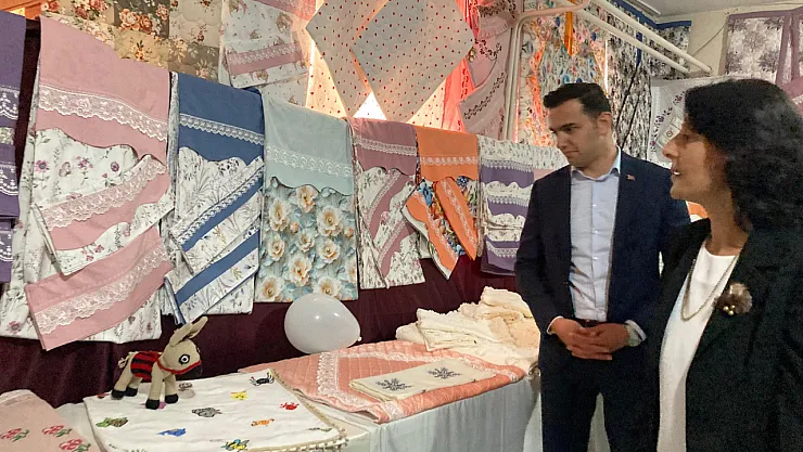 Sultandağı'nda Halk Eğitim Merkezinde Yıl Sonu Sergisi Açıldı