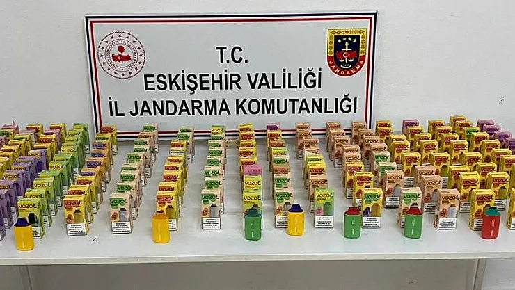 Şüpheli şahsın aracında 168 adet kaçak elektronik sigara ele geçirildi
