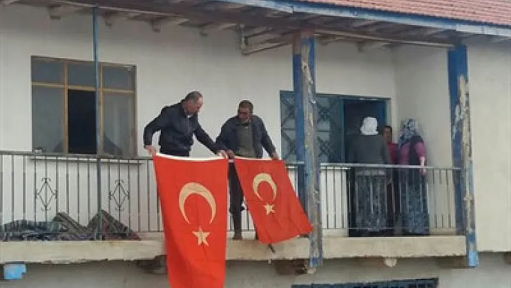 Sur Şehidi'nin doğduğu eve Türk bayrağı asıldı