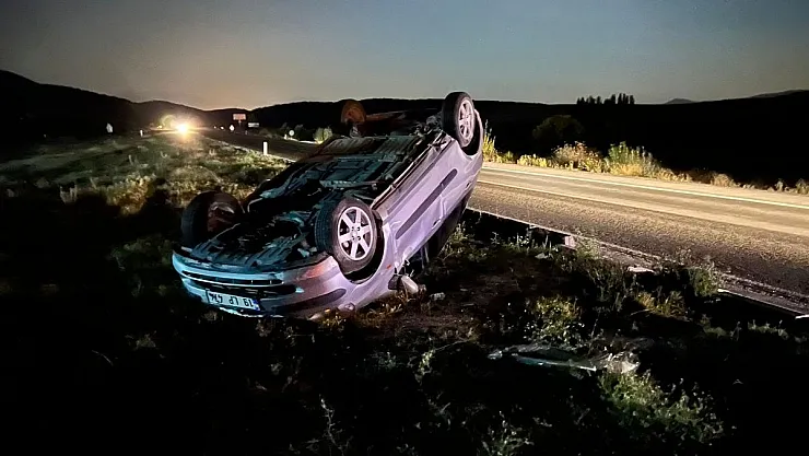 Takla atan otomobilde 2 kişi yaralandı
