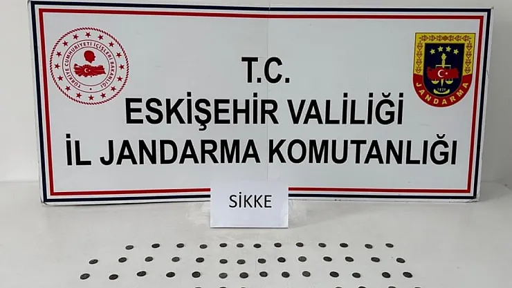Tarihi Eser Kaçakçısı Çantasındaki Sikkelerle Yakalandı