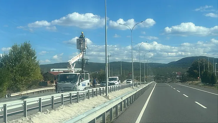 Tavşanlı Çevre Yolunda Aydınlatma Çalışmaları Sürüyor