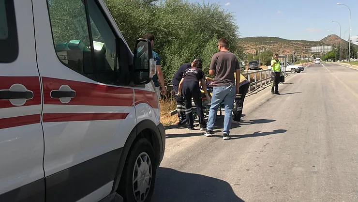 Tavşanlı'da Motosiklet Kazası, Sürücü Kask Sayesinde Ölümden Öndü