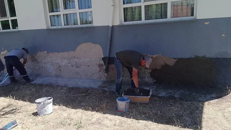 Tavşanlı'da Okullarda Yaz Dönemi Onarımları Sürüyor