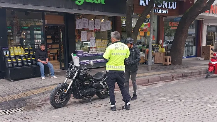 Tavşanlı'da Trafik Uygulaması Gerçekleştirildi