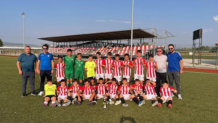 Tavşanlı İdmanyurduspor'un Başarı Öyküsü Dikkat Çekiyor