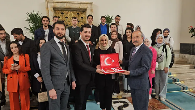 Taytak'tan gençlerin gençlik merkezi talebine destek sözü