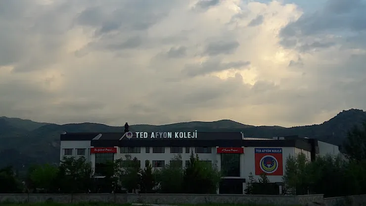 TED Afyon Koleji'nde YKS Gururu