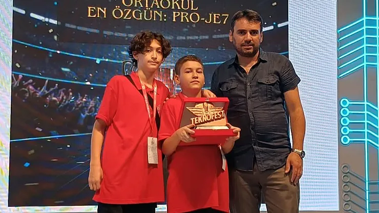 TEKNOFEST'te Özgünlük Ödülü'nü Ata Ortaokulu Kazandı
