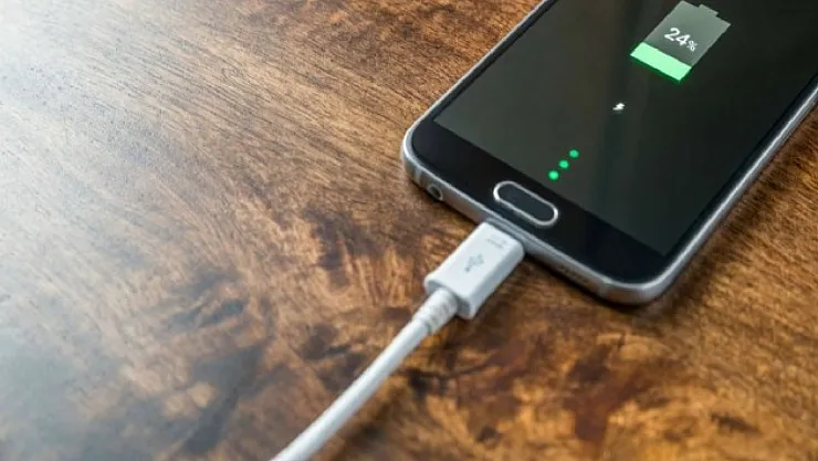 Telefonunuzun Şarjı Geç Dolmasının Sebeplerini Merak Ettiniz Mi?