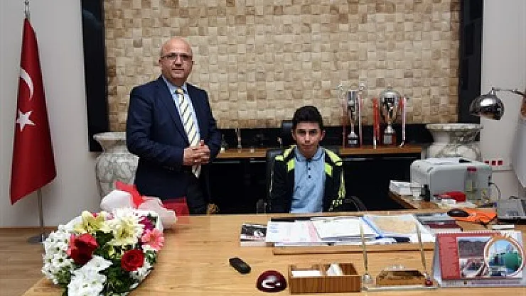 Temsili Başkan, koltukta – Kocatepe Gazetesi