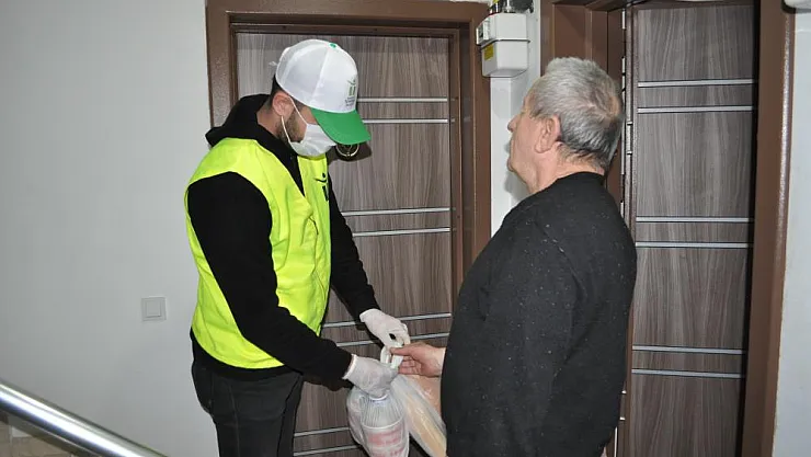 Tepebaşı’nda 53 Bin Porsiyon Yemek İhtiyaç Sahiplerine Ulaştırıldı