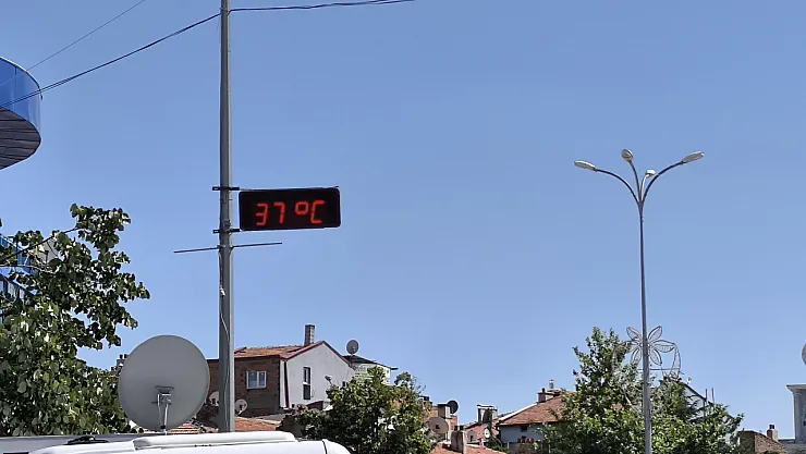 Termometreler 38 Dereceyi Gördü: Sıcaklıklar Hayatı Olumsuz Etkiliyor