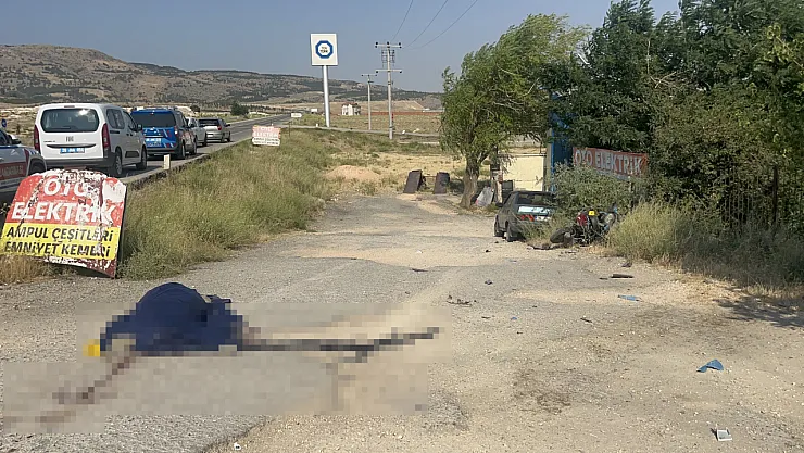 Tofaş'la Çarpışıp İkiye Katlanan Motosikletin Sürücüsü Hayatını Kaybetti