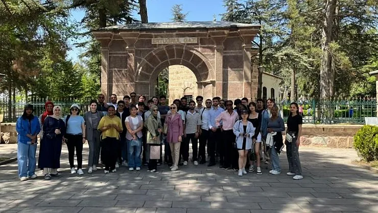 TÖMER Öğrencileri Tarihi Yerleri Gezdi