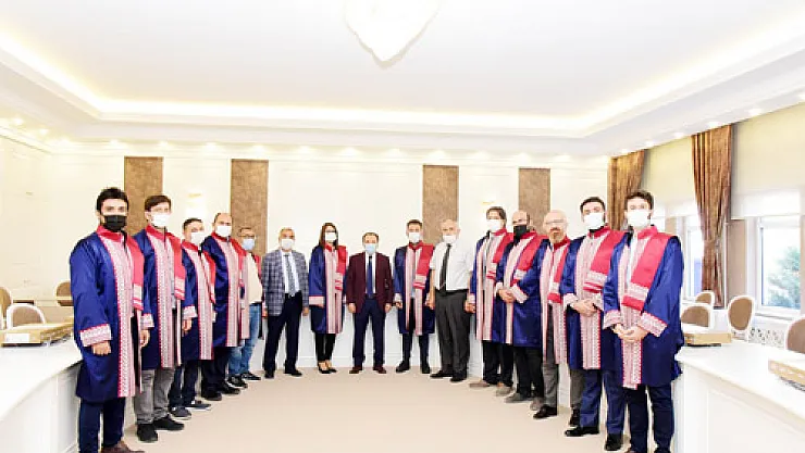 “Topluma faydalı hizmetler sunan akademisyenler görmek istiyoruz”
