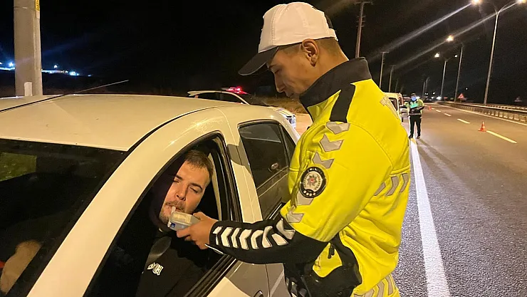 Trafik Denetimleri Gece-Gündüz Aralıksız Sürüyor