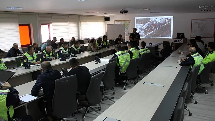 Trafik kazalarında 'Koordineli Çalışma ve Olay Yeri Yönetimi' eğitimi