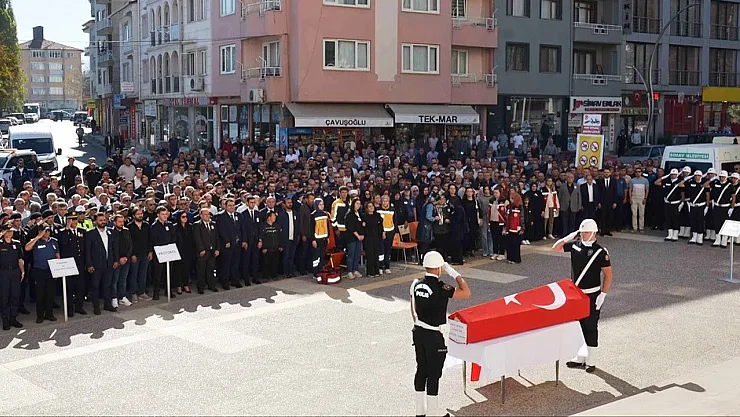 Trafik Kazasında Hayatını Kaybeden Polis Memuru İçin Kütahya'da Cenaze Töreni Düzenlendi