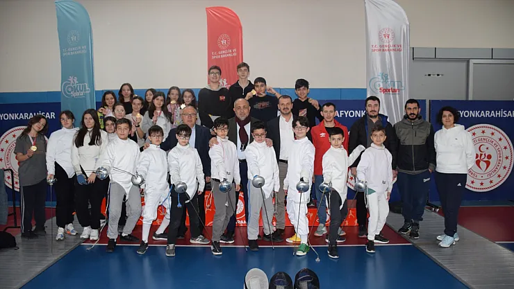 'Tüm Gençlerimizi Ücretsiz Kurslarımıza Bekliyoruz'