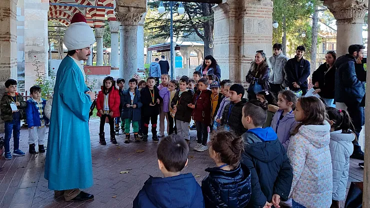Turizm Fakültesi Öğrencileri Kurşunlu Külliyesi'ni Yerinde İnceledi