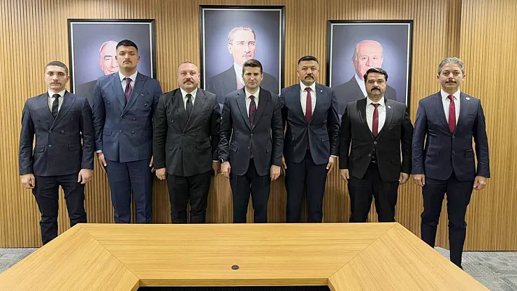 Türk Gençliğinin Karargâhında İftarda Buluştular