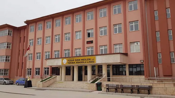 Türkiye'deki 10 Okuldan Biri Afyon'da