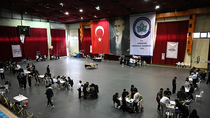 Türkiye'nin En Çirkin Robotları Sahneye Çıktı