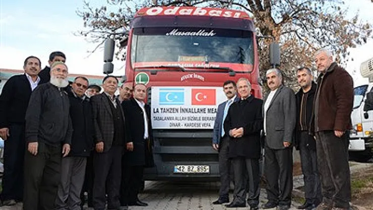 Türkmenlere 2 tır yardım gönderildi