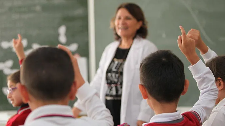 Ücretli Öğretmenlik Maaşı 2024 Ne Kadar?
