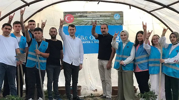 Ülkü Ocakları'ndan Gençlere Tarım Dersi