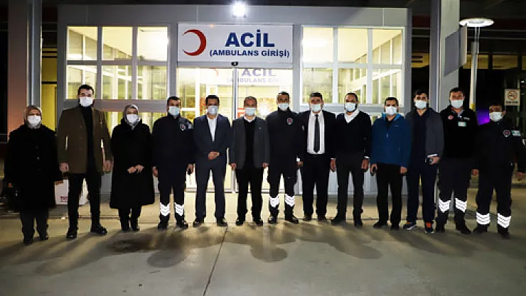 Uluçay, yılbaşında  kamu görevlilerini ziyaret etti