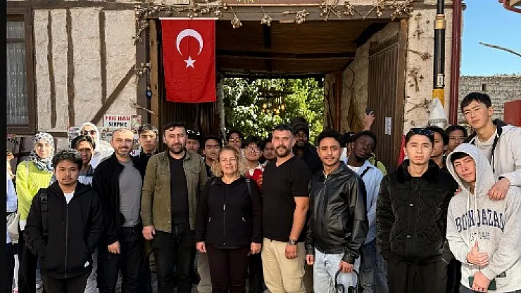 Uluslararası Öğrenciler Hem Keşfettiler, Hem Temizlediler