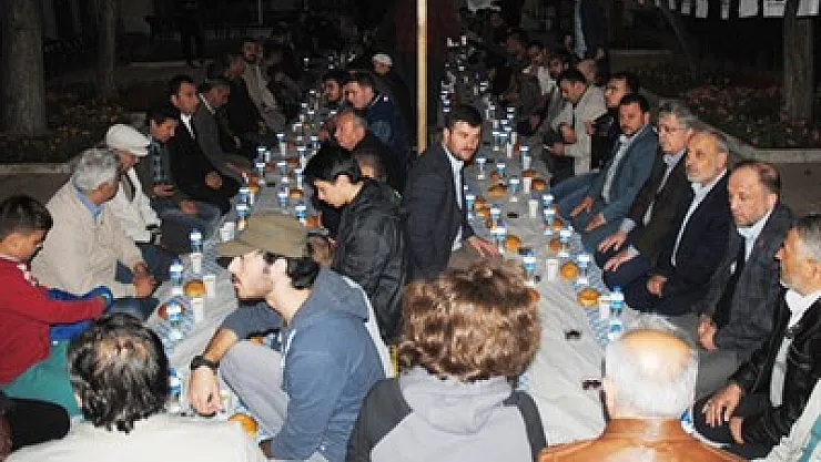 Ümmet iftarda bir araya geldi
