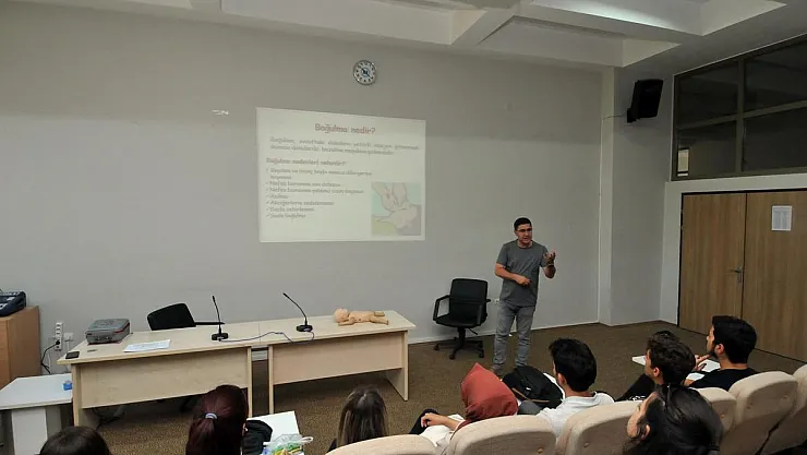 Üniversite öğrencilerine temel ve ilk yardım kursu verildi