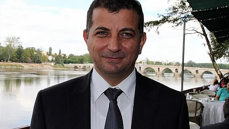 Ünsal Ban, Yasağa Rağmen Yurtdışına Çıktı