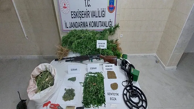 Ürettiği Uyuşturucu Maddeyi Satmak İsteyen Şahsı Jandarma Yakaladı