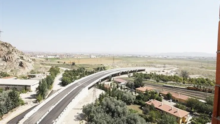 Üst geçit tamam, sıra bağlantı yollarında