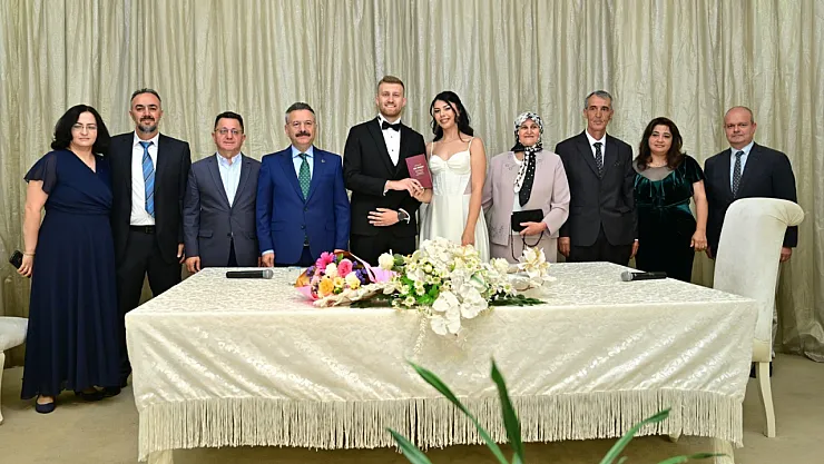 Vali Aksoy, Polis Memurunun Kızının Nikah Şahidi Oldu