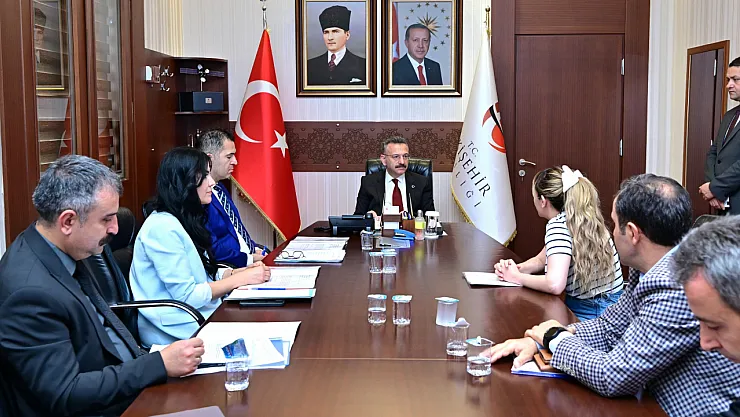 Vali Aksoy, Vatandaşların Taleplerini Dinledi