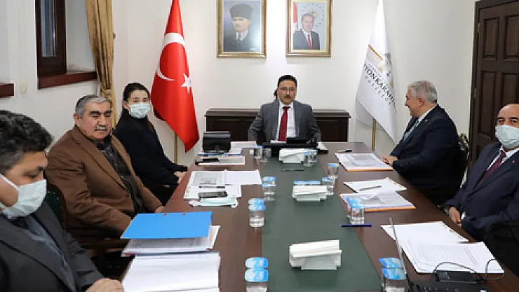 Vali Çiçek, her alanda adım atıyor