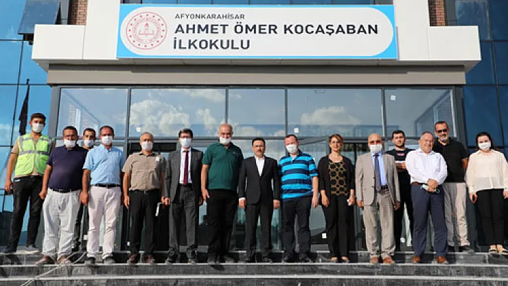 Vali Çiçek, okulu inceledi